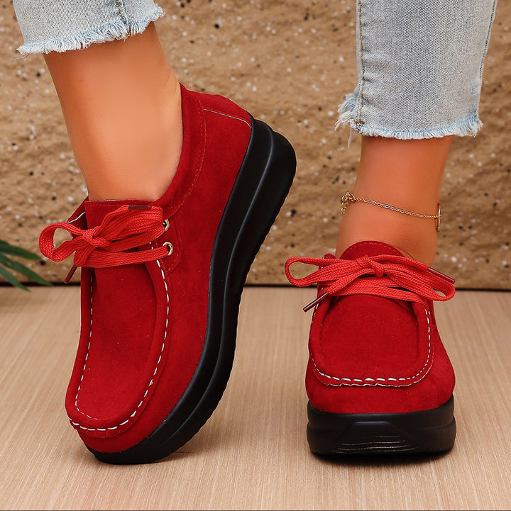 Lace-up round-toe sneakers
