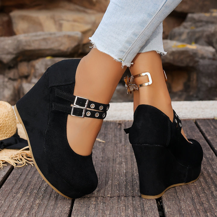 Wedge shoes with metal heart clasp