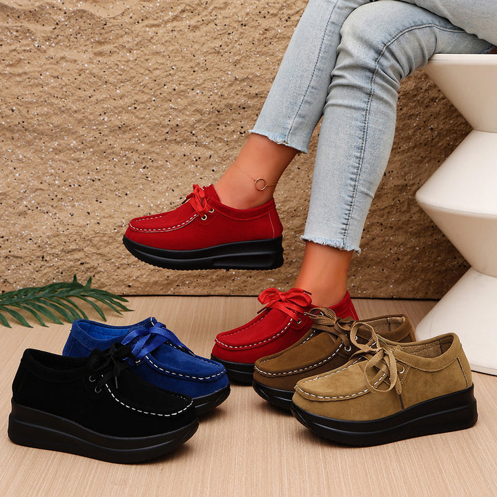 Lace-up round-toe sneakers