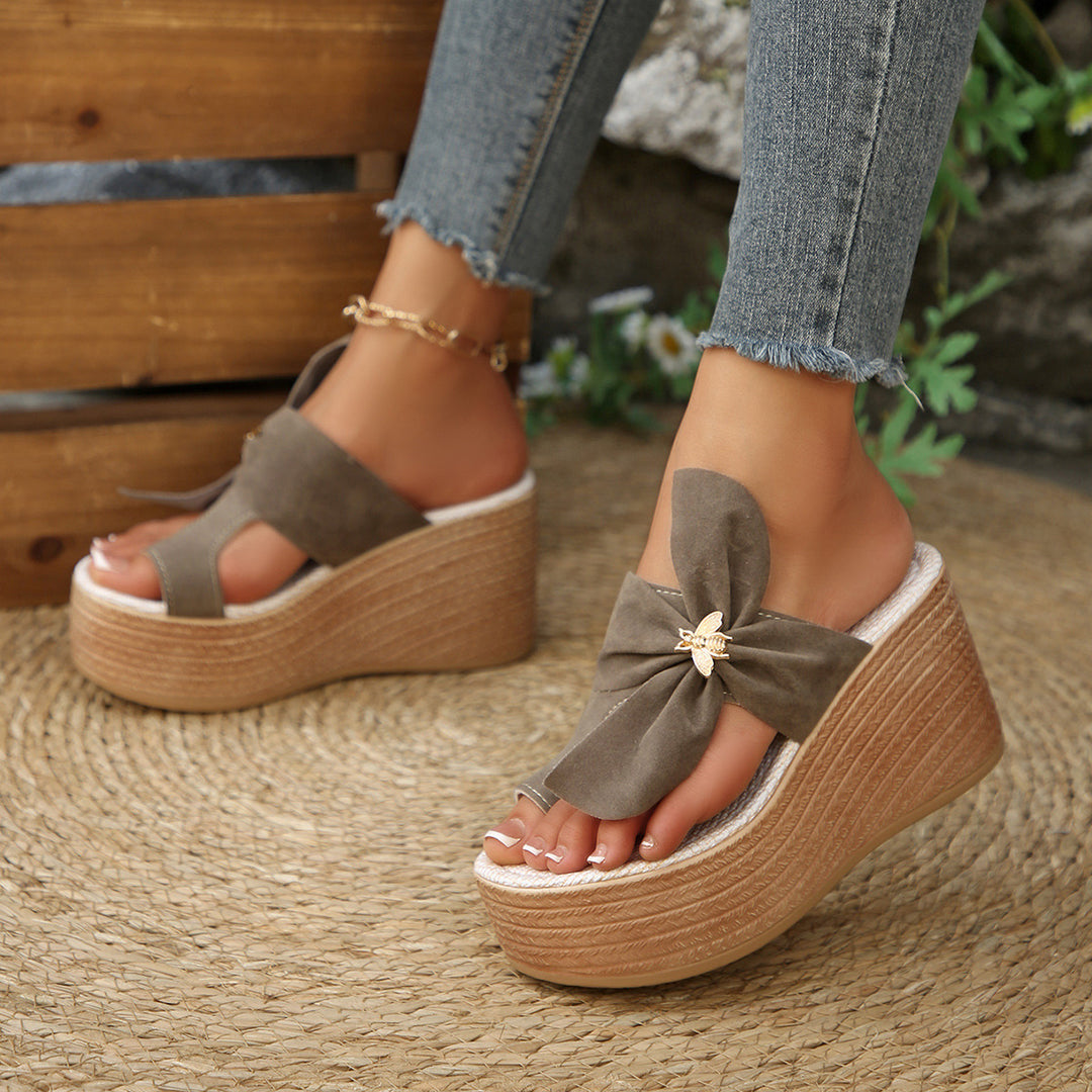 Suede platform toe-loop slides