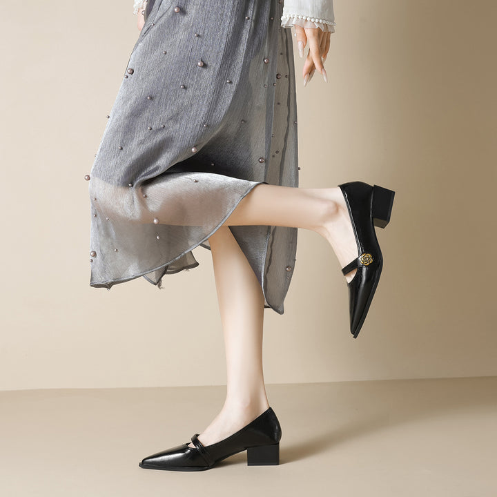 Retro pointed-toe block-heel shoes