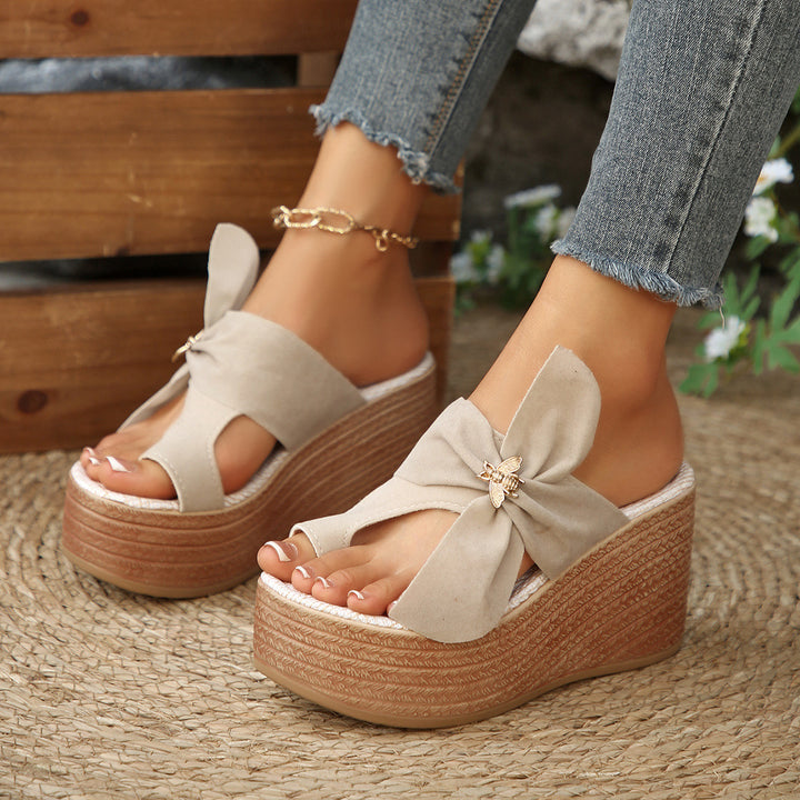 Suede platform toe-loop slides