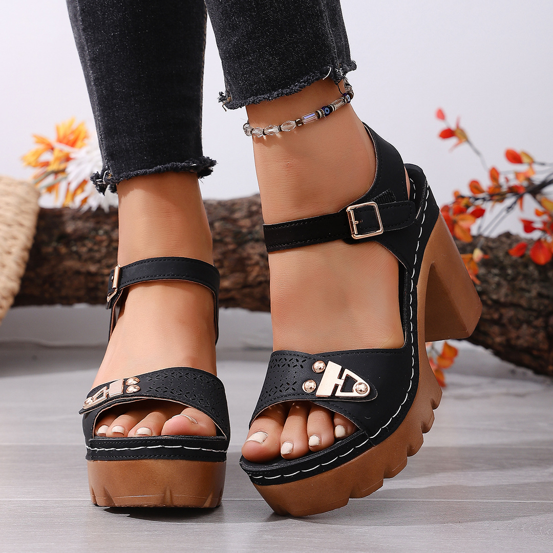 Retro  Cutout Platform Block Heel Beach Sandals