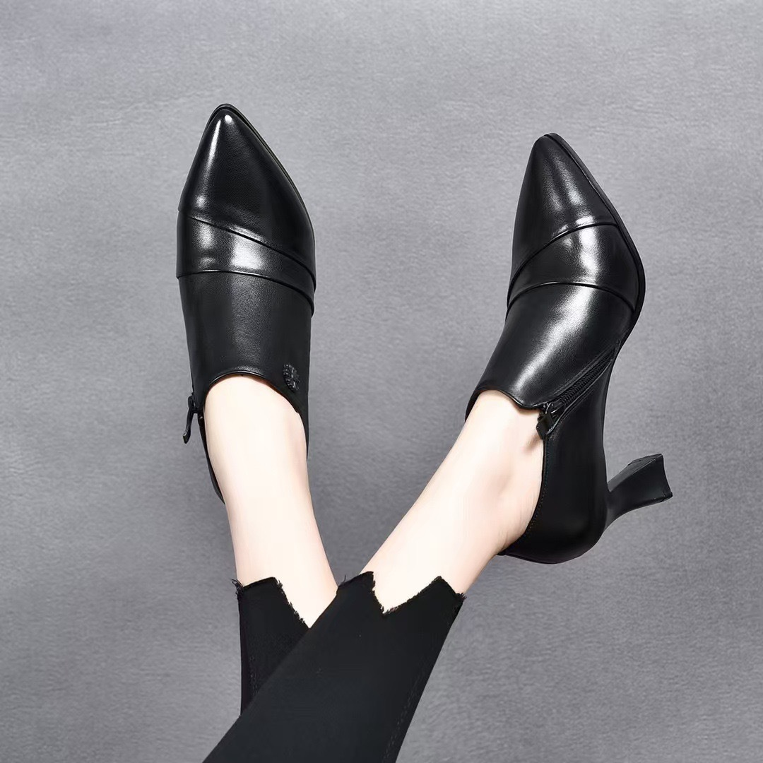 Elegant Pointed Toe Floral Ornament Block Heel Ankle Pumps