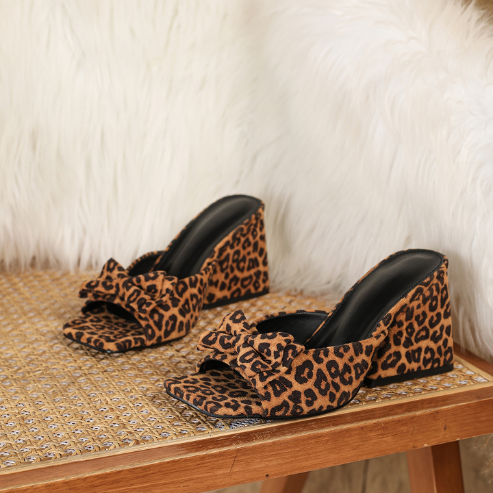Square-toe suede leopard print shoes