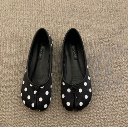 Retro horseshoe split-toe shoes