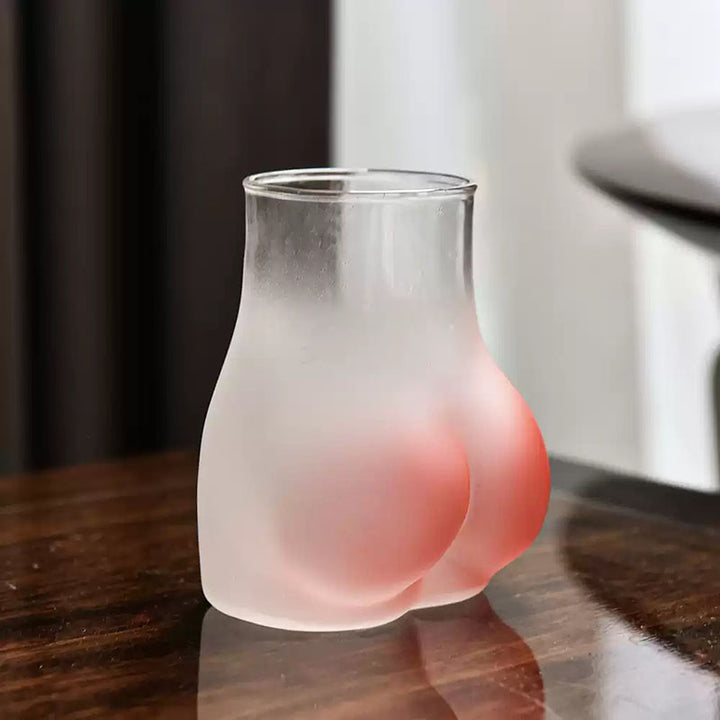 Cute and sexy peach hip water cup