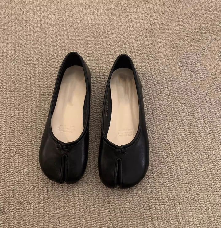 Retro horseshoe split-toe shoes