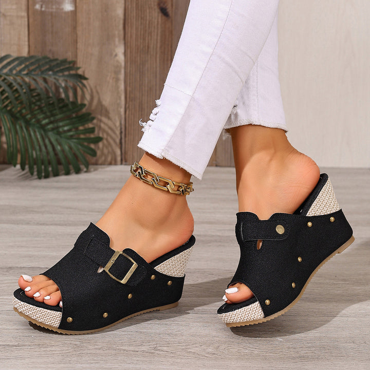 Wedge heel studded women&