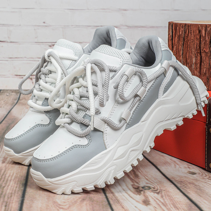 Platform casual sneakers