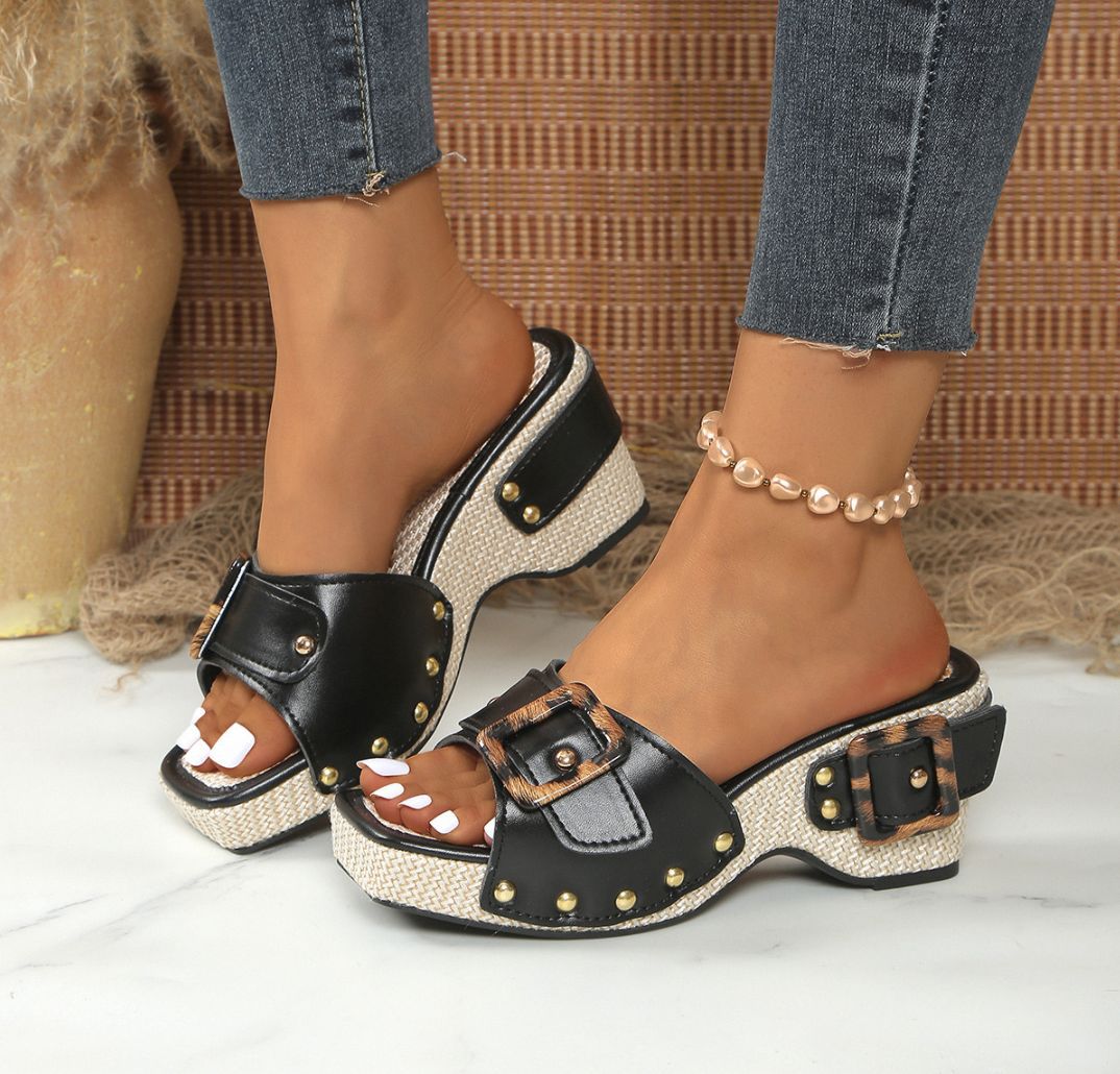 Platform wedge sandals with studs
