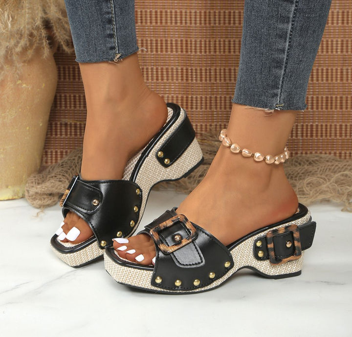 Platform wedge sandals with studs