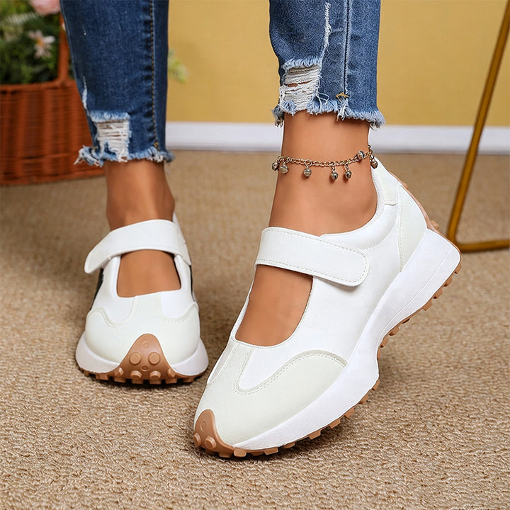 Chunky-soled casual sneakers