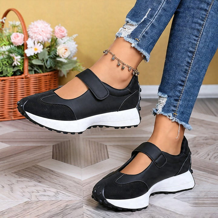 Chunky-soled casual sneakers