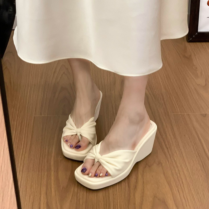 Chic Bow Accent Square Toe Wedge Slides